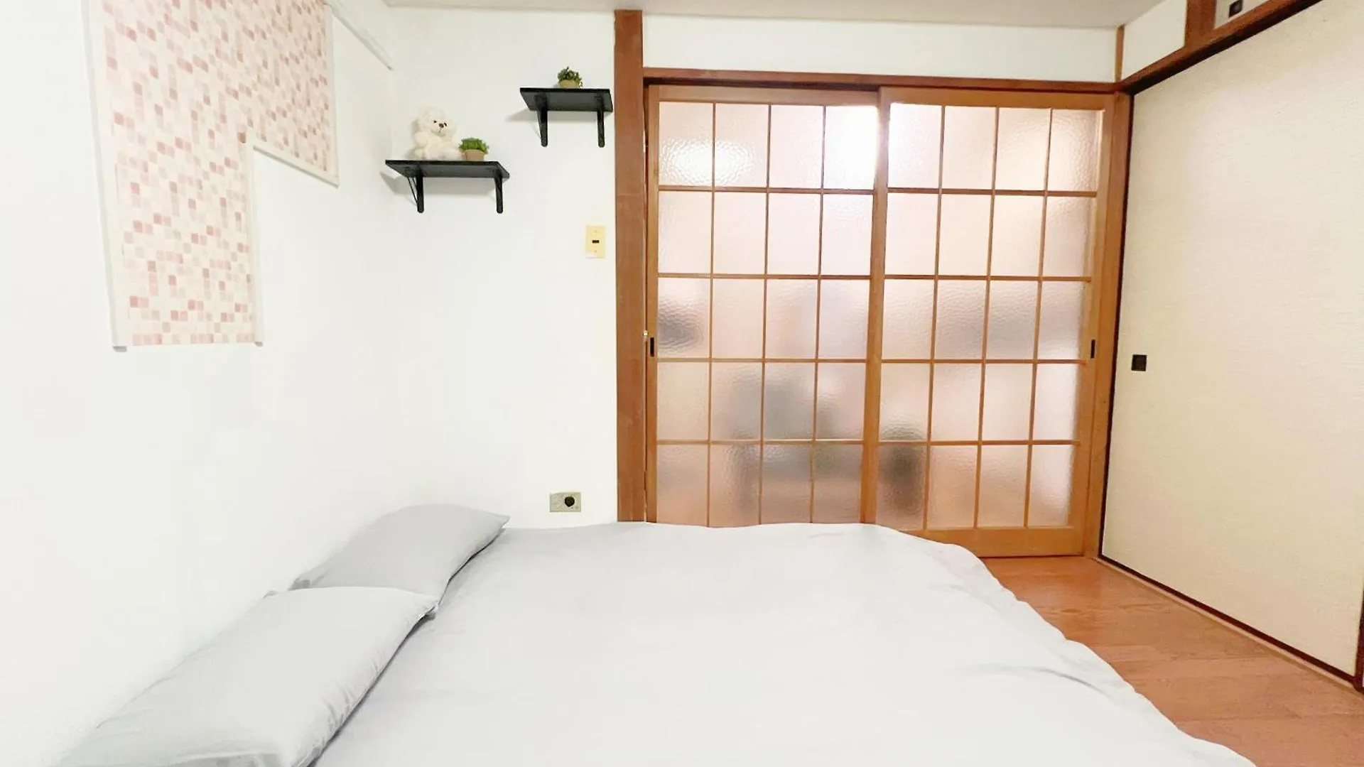 Rum i privatbostad 高田馬場4分 4人可 203